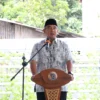 Wali Kota Bandung terpilih Muhammad Farhan, saat memberi sambutan di acara Launching Bandung Kota Wakaf. (dok pemkot Bandung)
