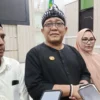 Ade Sugianto (tengah). (foto/radartasik.id)
