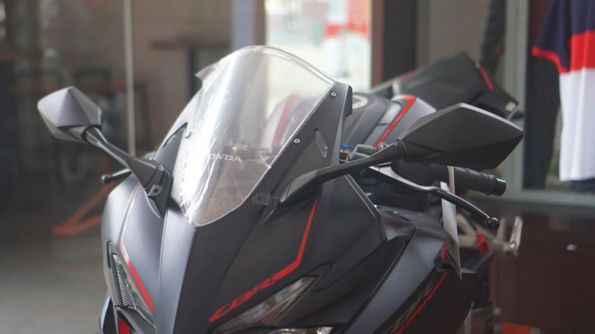 Windshield Motor Bukan Hanya Gaya Tapi Juga Perlindungan Simak Cara Merawatnya