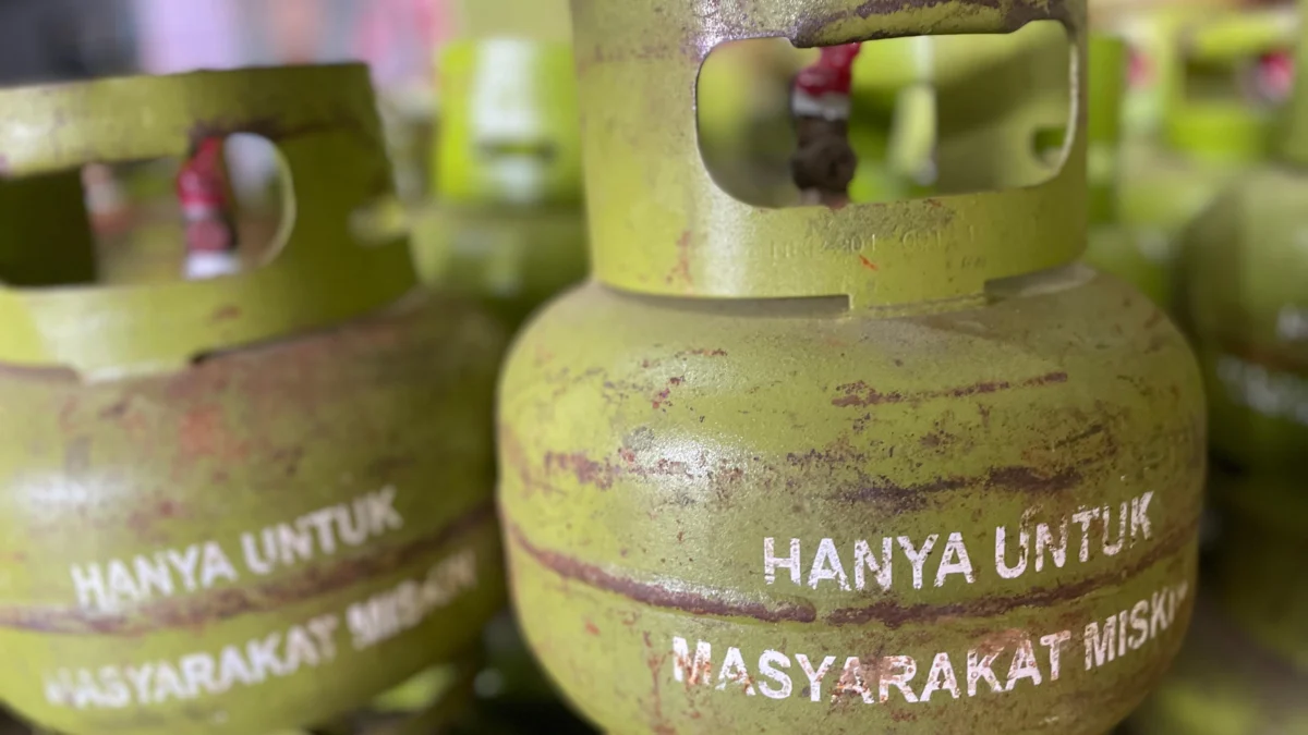 Penjualan Gas Dibatasi, Warga Bandung Barat Kelimpungan Cari Stok LPG Gas LPG 3 kilogram di salah satu pangkalan wilayah Kecamatan Ngamprah, Bandung Barat. Dok Jabar Ekspres/wit