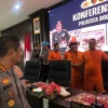 Kapolresta Bogor Kota, Kombes Pol Eko Prasetyo saat mengekspose empat orang tersangka kasus penembakan TH (45) alias Erik Tampubolon. (Yudha Prananda / Jabar Ekspres)