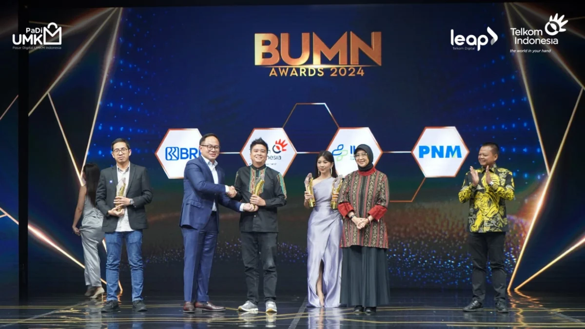 Melalui inovasi digital untuk pengadaan dan pembiayaan PaDi UMKM Raih Penghargaan BUMN Award 2024.
