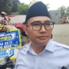 Ketua DPRD Kabupaten Bogor, Sastra Winara saat memberikan keterangan seusai menghadiri HUT ke-17 Partai Gerindra di DPC Kabupaten Bogor, pada Kamis (6/2). Foto: Regi