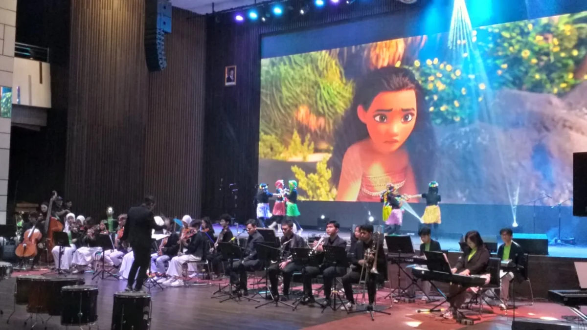 Purwa Caraka Music Studio Gelar Konser Tahunan Bertajuk 'Harmony Collaboration of Two Hearts' di Bandung