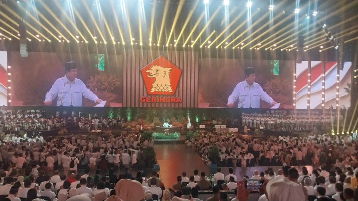 Dijadikan Capres Kembali pada 2029, Ini Kata Prabowo Ketua Umum Partai Gerindra sekaligus Presiden ke-8 RI Prabowo Subianto saat memberikan pidato politik di hadapan ribuan kader, Sentul, Kabupaten Bogor, pada Sabtu (15/2). Foto: Regi / Jabar Ekspres