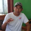 Dodi Ramdani, mantan Kepala Desa Sukamulya Kabupaten Ciamis itu rela jadi TKI di Jepang dan melepas jabatannya dari kepala desa. (Cecep Herdi/Jabar Ekspres)