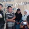 Para korban Jakwir mendatangi Kantor Dinas KUKMP Ciamis mintan difasilitasi pembayaran ganti rugi yang dijanjikan setelah program makan bergizi gratis yang dijalankan oleh komunitas UMKM. (Foto: Cecep Herdi/Jabar Ekspres)