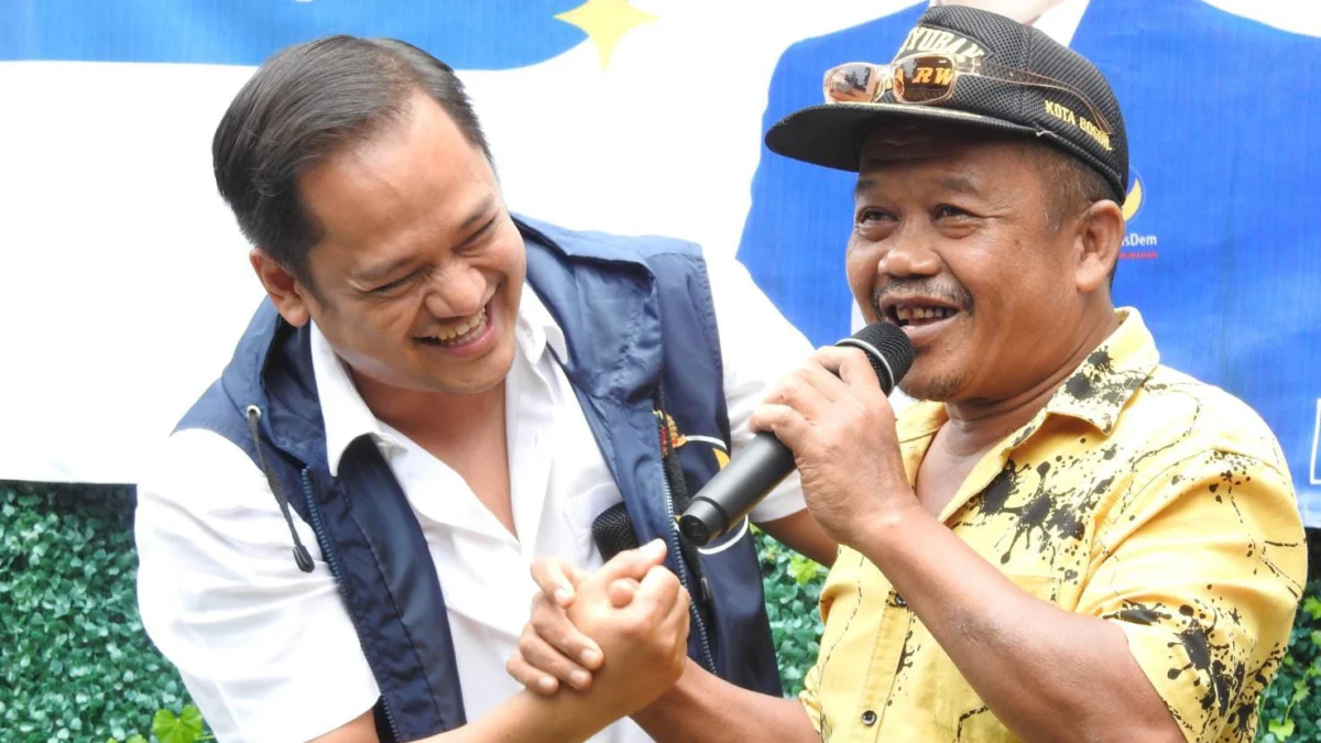 Ketua Fraksi NasDem DPRD Kota Bogor, Benninu Argoebie saat menyerap aspirasi warga Kelurahan Cimahpar, Bogor Utara, Rabu (26/2). (Yudha Prananda / Jabar Ekspres)