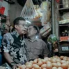 Pastikan Stok dan Harga Pangan Stabil, Pemkot Bogor Janji Bakal Monitor Harga Selama Ramadan Sekda Kota Bogor, Hanafi, bersama jajaran saat melakukan sidak di Pasar Anyar Blok C dan D. (Yudha Prananda / Jabar Ekspres)