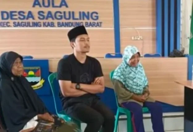 Tega, Dana Bansos Milik Mak Inong Berusia 90 Tahun Diembat! Mak Inong, nenek berusia 90 tahun harus menelan kesedihan setelah dana bansos yang selama ini diberikan telah dicairkan oleh orang lain.