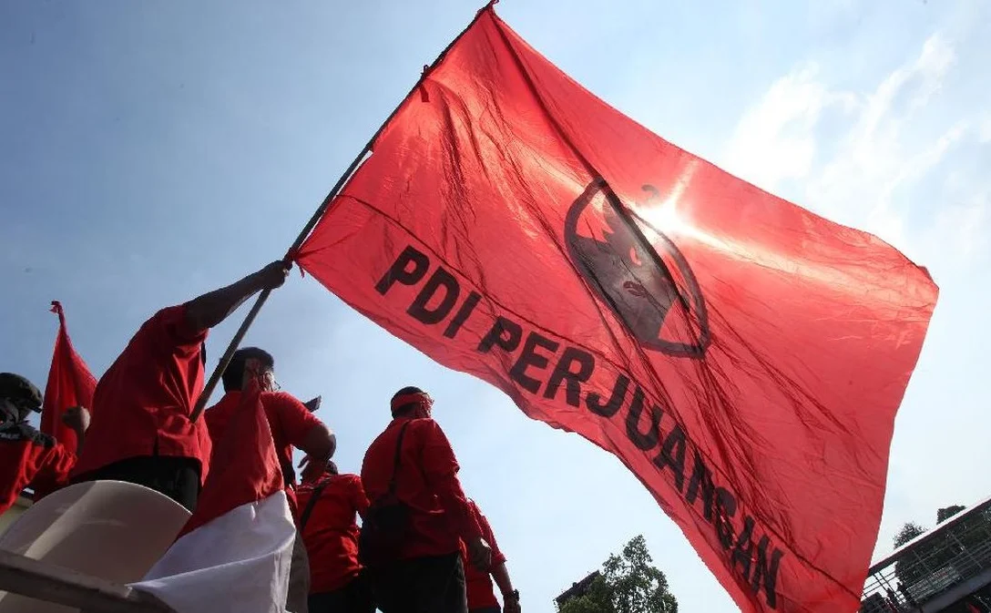 Diduga Lakukan Intimidasi, Tim Hukum PDI Perjuangan akan Laporkan Rossa Purba Bekti ke Dewas KPK Tim Hukum PDI Perjuangan akan mengadukan Rossa Purba Bekti ke Dewan Pengawas Komisi Pemberantasan Korupsi.