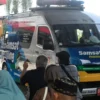 Sejumlah warga antri bayar pajak di samsat keliling Kota Bogor, Jawa Barat. (Foto/ANTARA)