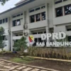 Sejumlah anggota DPRD Kabupaten Bandung melakukan perjalanan dinas dalam rangka kunjungan kerja studi banding ke daerah Labuan Bajo.