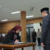 Pj Sekretaris Daerah Kota Cimahi, Maria Fitriana saat Dilantik oleh Pj Wali Kota Cimahi, Benny Bachtiar (mong)
