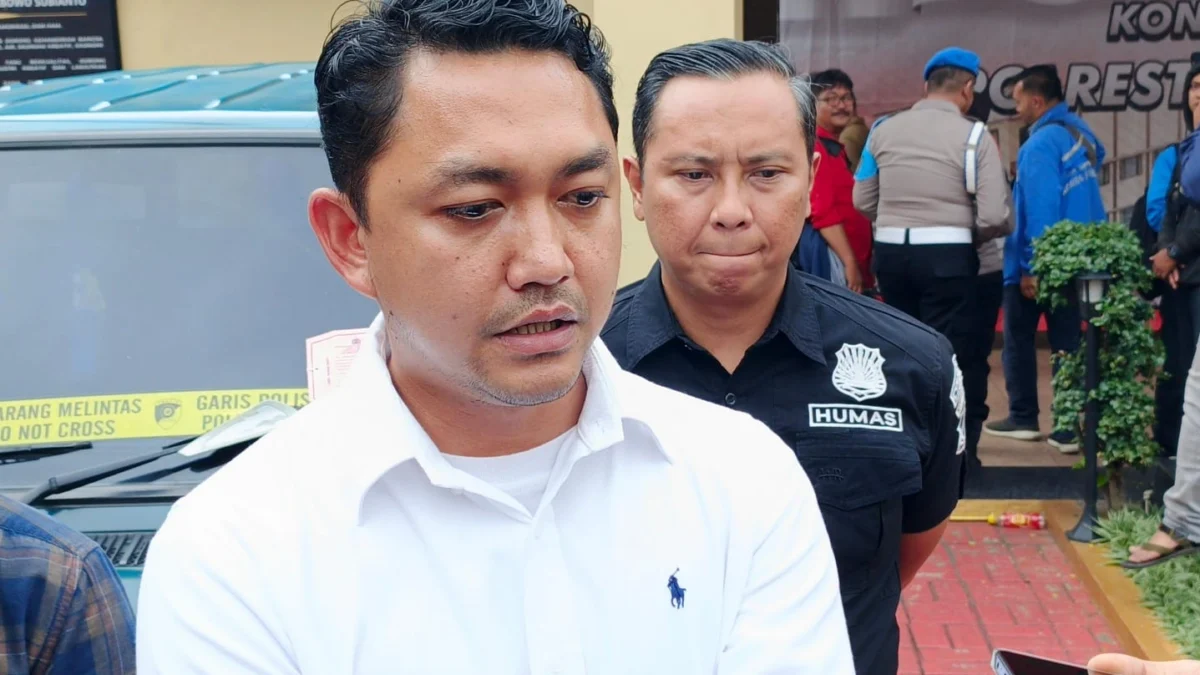 Kasat Reskrim Polresta Bogor Kota, Kompol Aji Riznaldi bersama Kasi Humas Polresta Bogor Kota, Ipda Eko Agus. (Yudha Prananda / Jabar Ekspres)