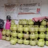 Pangkalan Gas di wilayah Sukamenak Indah, di Desa Sayati, Kecamatan Margahayu, Kabupaten Bandung mulai kewalahan dengan adanya kebijakan pembelian langsung Gas 3kg dari warga. Foto Agi