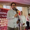 Bupati Bandung Barat terpilih, Jeje Ritchie Ismail usai menghadiri rapat pleno di Skretariat KPU KBB, di Jalan Raya Purwakarta-Padalarang. Kamis (6/2). Dok Jabar Ekspres/Suwitno/