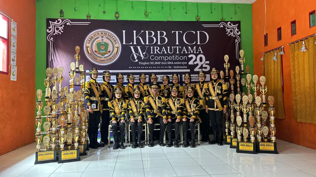 Tim Satria Patroman Junior (Sapator) SDN 1 Banjar Jawa Barat, berhasil menorehkan sejarah gemilang dalam Lomba Kegiatan Baris Berbaris (LKBB) TDC Competition tingkat Nasional di Indramayu, Jawa Barat awal Februari 2025. (Istimewa)