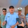 Kepala P3DW Kota Banjar, Benny Suranata (tengah) saat diwawancara awak media usai razia gabungan kendaraan bermotor di wilayah Parungsari Kota Banjar, Selasa 11 Februari 2025. (Cecep Herdi/Jabar Ekspres)