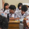 Ilustrasi: Kegiatan Belajar Mengajar (KBM) siswa SMA di Kota Bandung, Senin (10/2). Foto: Dimas Rachmatsyah/Jabar Ekspres
