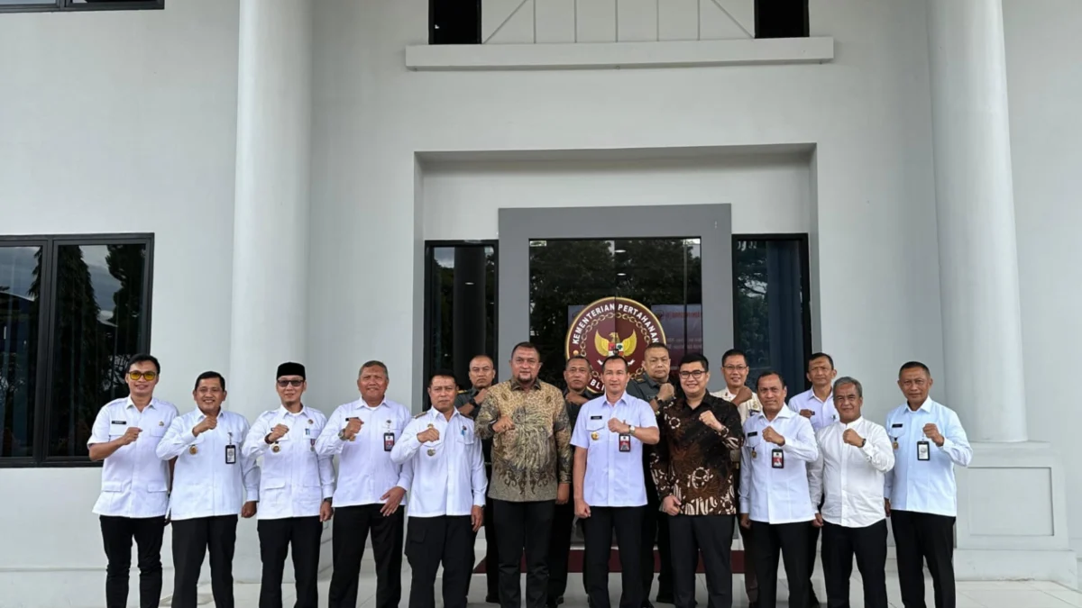 Ketua DPRD Kabupaten Bogor, Sastra Winara, bersama Bupati Bogor terpilih, Rudy Susmanto, melakukan kunjungan kerja ke Pusat Pengelolaan Kawasan Bainstrahan Kemhan (Puslola Kawasan) IPSC