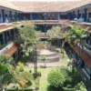 Lingkungan SMA Al Masoem di wilayah Desa Cipacing, Kecamatan Jatinagor, Kabupaten Sumedang, Jawa Barat. (Yanuar/Jabar Ekspres)