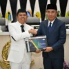 Gubernur Jabar Dedi Mulyadi pada acara Serah Terima Jabatan Gubernur Jawa Barat dalam Rapat Paripurna DPRD Provinsi Jawa Barat di gedung DPRD Jabar, Kota Bandung, Jumat (21/2/2025).(Foto: Rizal Fs/Biro Adpim Jabar)
