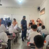 Kepala Staf Angkatan Udara (KSAU) Marsekal TNI Mohammad Tonny Harjono melakukan kunjungan ke Sekolah SMA Angkasa di Kecamatan Margahayu, Kabupaten Bandung, Jumat (21/2/2025). Foto Agi/Jabar Ekspres