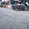 Sejumlah Parkir Kendaraan di Jalan Batu Andesit Alun-Alun Cimahi/Firman Satria/Jabar Ekspres/