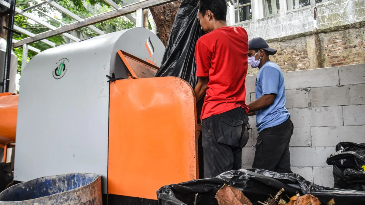 Foto Ilustrasi mesin insinerator : Pemkot Bandung menilai langkah ini mampu menyelesaikan penangan sampah sebanyak 430 ton perhari. (Dimas / Jabar Ekspres)