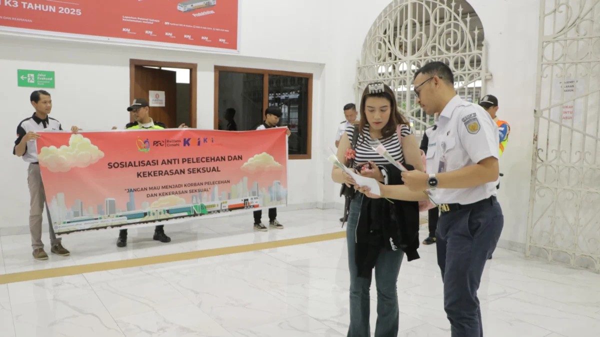 KAI Daop 2 Bandung Sosialisasikan Anti Pelecehan Seksual di Lingkungan Kereta Api : Pelaku Akan Diblacklist Naik Kereta Api KAI Daop 2 Bandung Sosialisasikan Anti Pelecehan Seksual di Lingkungan Kereta Api : Pelaku Akan Diblacklist Naik Kereta Api