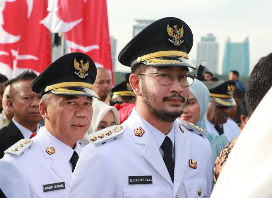Bupati dan Wakil Bupati Kabupaten Bandung Barat, Jeje Ritchie Ismail dan Asep Ismail usai dilantik oleh Presiden RI Prabowo Subianto di Jakarta. Dok Diskominfotik KBB