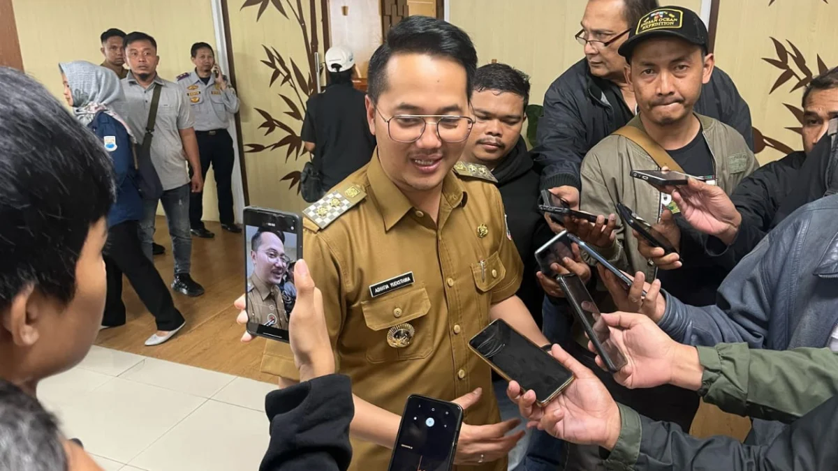 Wakil Wali Kota Cimahi, Adithia Yudhistira saat ditemui awak media di MPP Cimahi. (Mong / Jabar Ekspres)