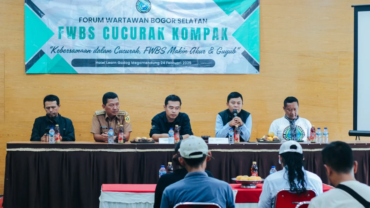 Ketua FWBS Accep Mulyana saat membuka acara Cucurak. Foto : Humas FWBS