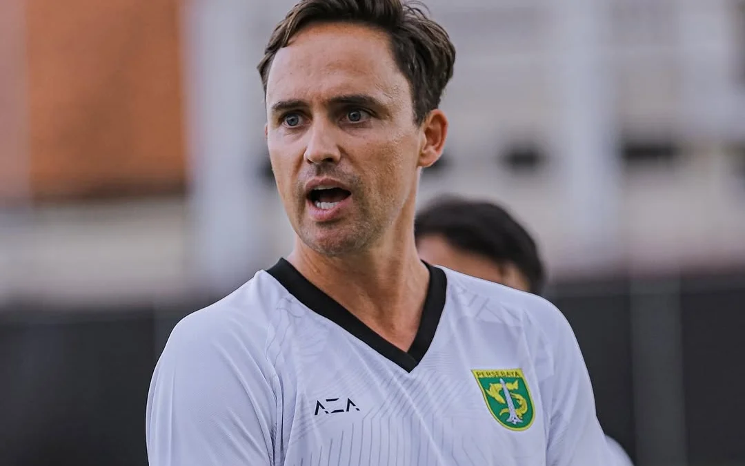 Pelatih Persebaya Paul Munster berharap menang di laga kontra Persib/Foto:Istimewa/