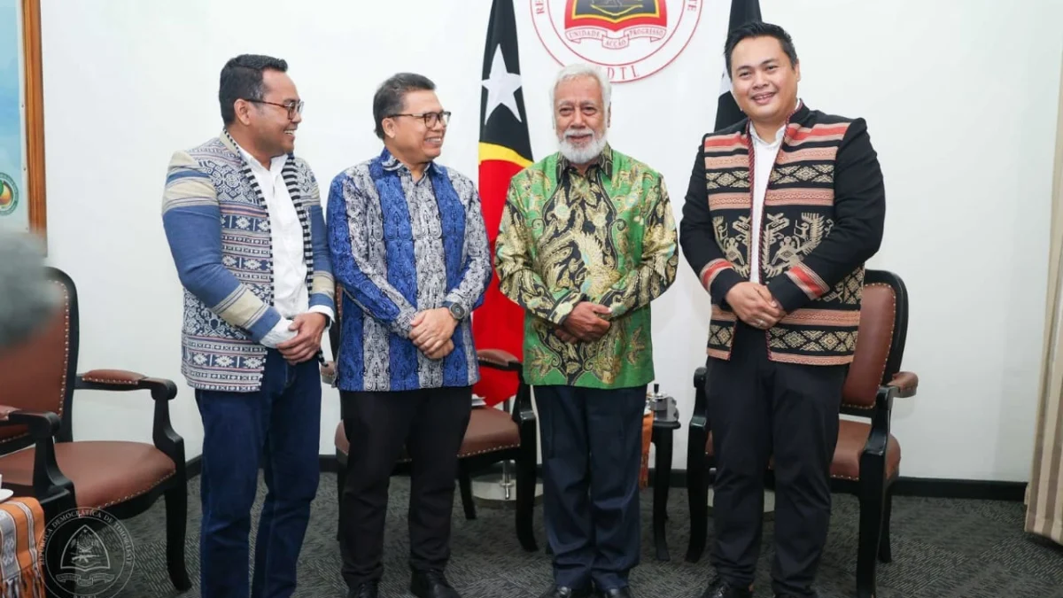 (Dari kiri ke kanan) VP Finance Business Partner Timor-Leste Dedy Edward, Duta Besar Indonesia untuk Timor-Leste Okto Dorinus Manik, Perdana Menteri Timor-Leste Kay Rala Xanana Gusmão, dan CEO Telkomcel Benedictus Ardiyanto Priyo.