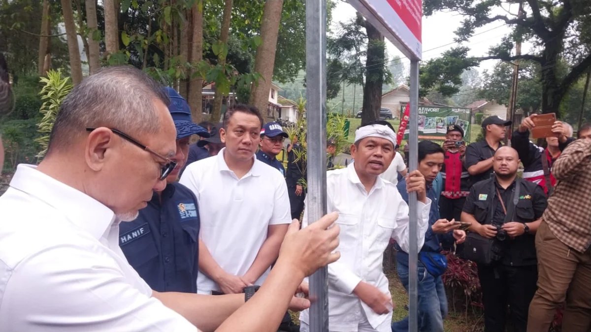Gubernur Provinsi Jawa Barat Dedi Mulyadi saat melakukan sidak ke sejumlah titik di wilayah Puncak Bogor, pada Kamis (6/3/2025). Foto : Regi