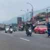 Jelang H-5 Lebaran 2025, arus lalu lintas di wilayah Nagreg, Kabupaten Bandung, mulai ramai oleh para pemudik pada Rabu (26/3/2025). Foto Agi