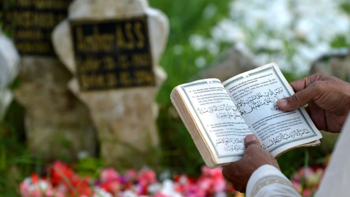 Doa Ziarah Kubur Menjelang Lebaran Idul Fitri 2025 ILUSTRASI doa Ziarah kubur menjelang lebaran.