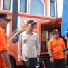 Wakil Wali Kota Cimahi, Adithia Yudhistira bersama Kalak BPBD Cimahi, Fitriandy Kurniawan (kiri) dan Kasie Logistik BPBD Cimahi, Rohmat (Kanan) (Mong)