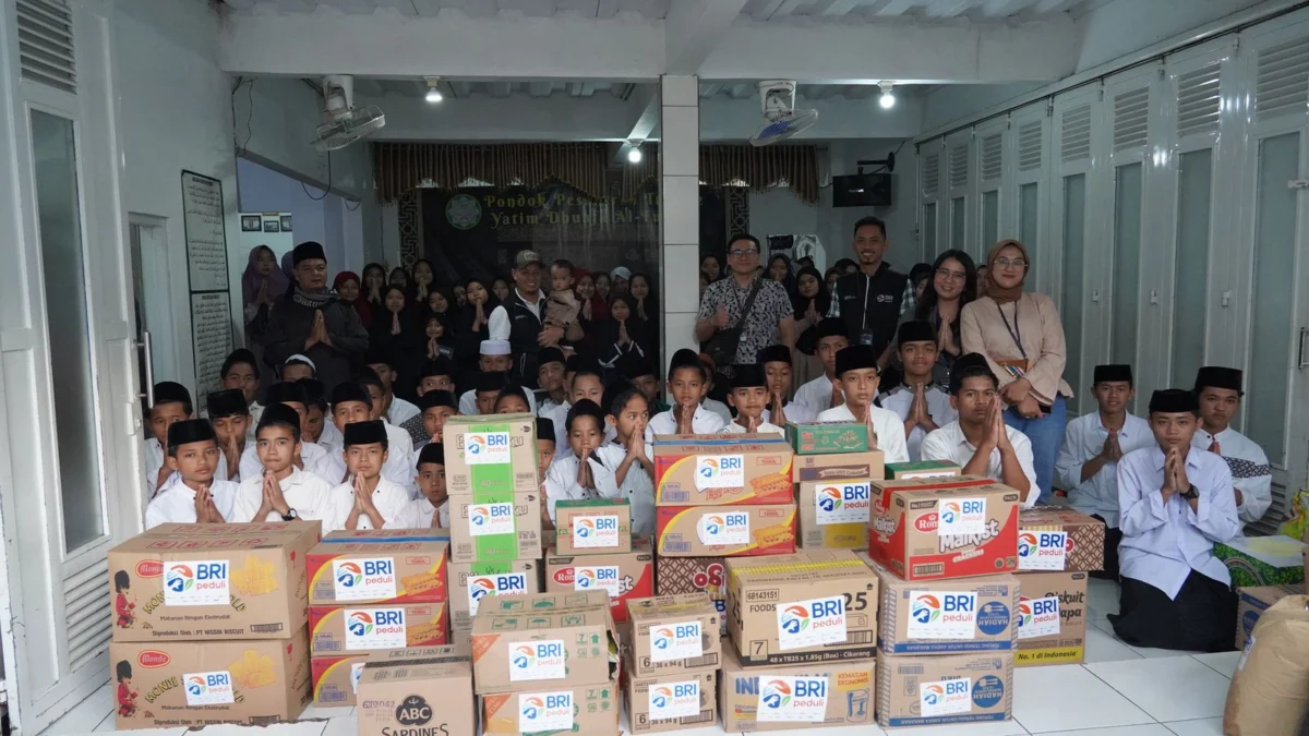 BRI RO Bandung Salurkan Bantuan dalam Program "Berbagi Bahagia Bersama BRI Group" untuk Masyarakat di Bulan Ramadhan 1446 H