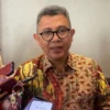 Sekda Bandung Barat, Ade Zakir saat ditemui di Ngamprah. Dok Jabar Ekspres/Suwitno