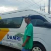 Ini Alasan Damri Ditolak di Stasiun Banjar ! Mobil penumpang milik Damri berada di Stasiun Banjar untuk rute angkutan Stasiun Banjar ke Pangandaran dan sebaliknya. (Cecep Herdi/Jabar Ekspres)