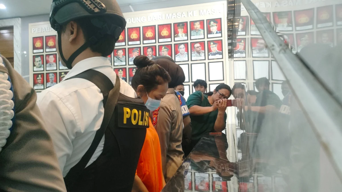 Dok. Pengungkapan kasus pembunuhan di jalan Siliwangi Kota Bandung. Senin (17/3). Foto. Sandi Nugraha.
