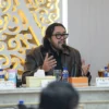 Wakil Ketua DPRD Jawa Barat Ono Surono menegaskan pengembalian fungsi hutan mutlak dilakukan.