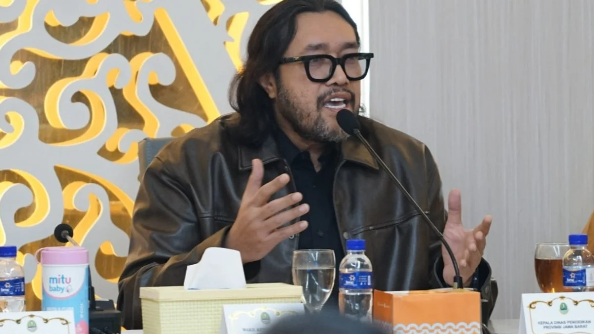 Wakil Ketua DPRD Jawa Barat Ono Surono menegaskan pengembalian fungsi hutan mutlak dilakukan.