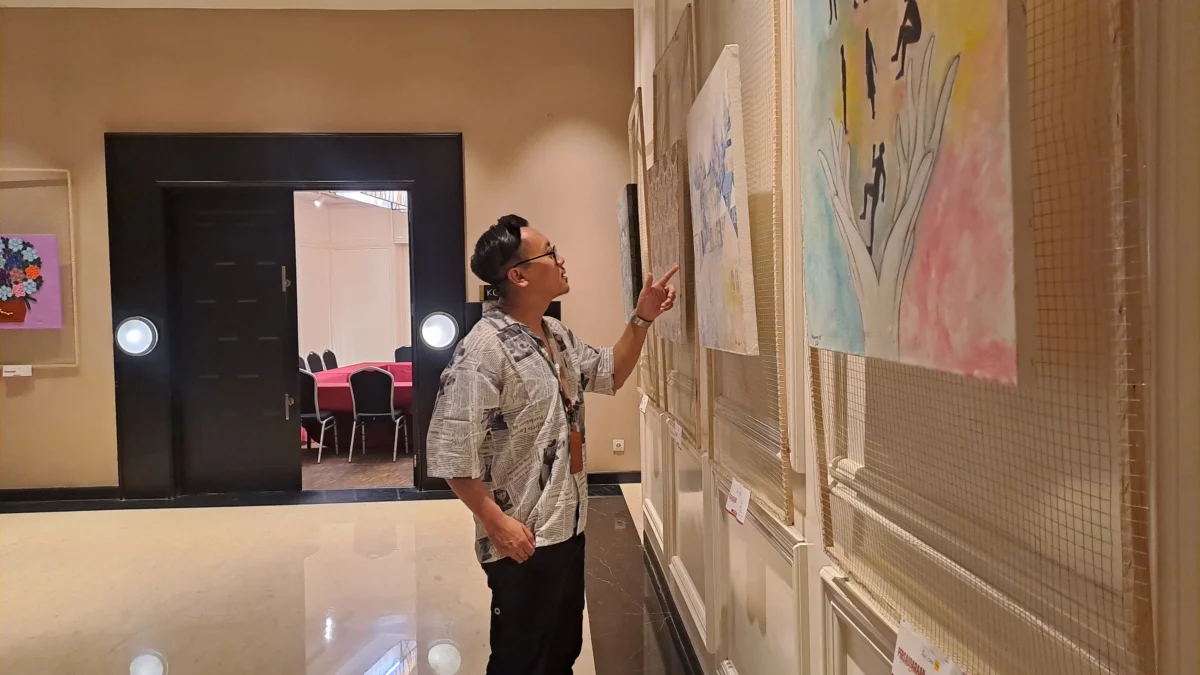 Peringati 70 Tahun Konferensi Asia-Afrika, Hotel De Paviljoen Bandung Bersama Para Seniman Menggelar Pameran Karya Seni Rupa Bertajuk Persaudaraan Lintas Budaya Peringati 70 Tahun Konferensi Asia-Afrika, Hotel De Paviljoen Bandung Bersama Para Seniman Menggelar Pameran Karya Seni Rupa Bertajuk Persaudaraan Lintas Budaya
