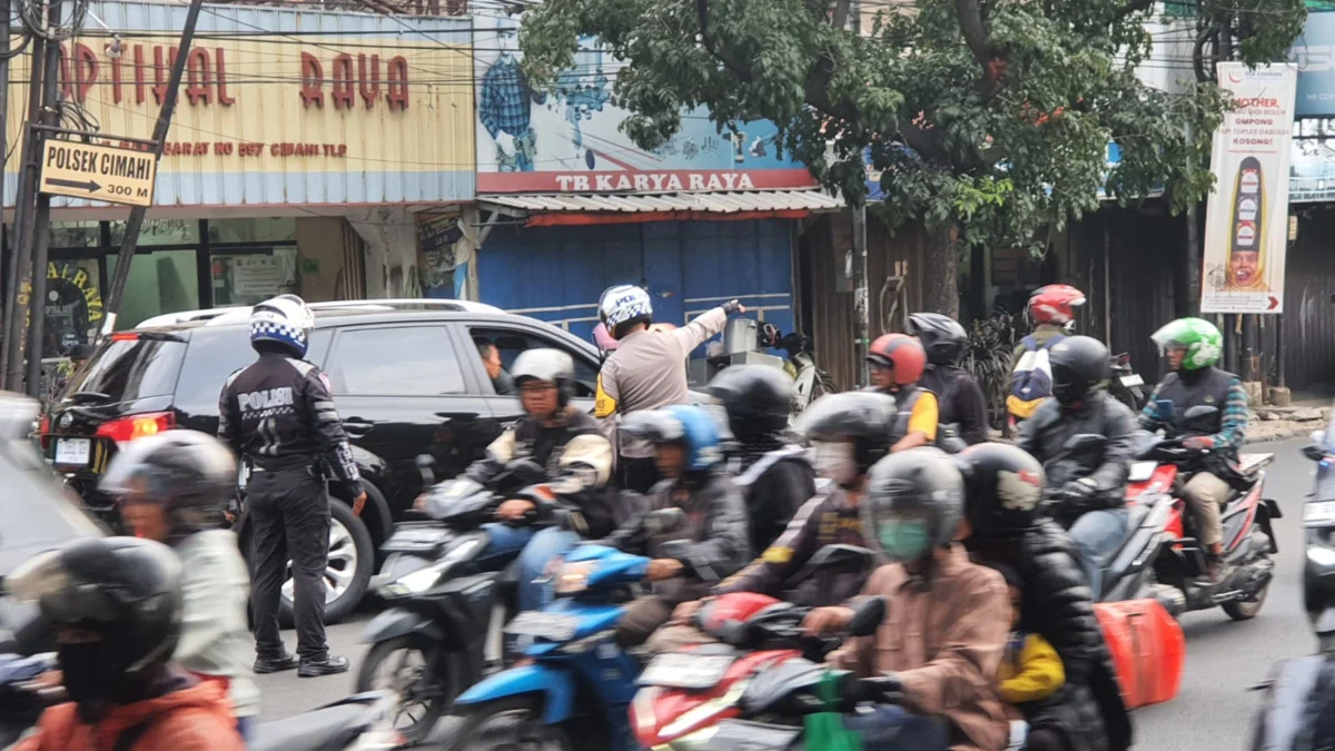 Sejumlah Pemudik Mulai Padati Jalur Padalarang, Kabupaten Bandung Barat dari Arah Cianjur (Mong)