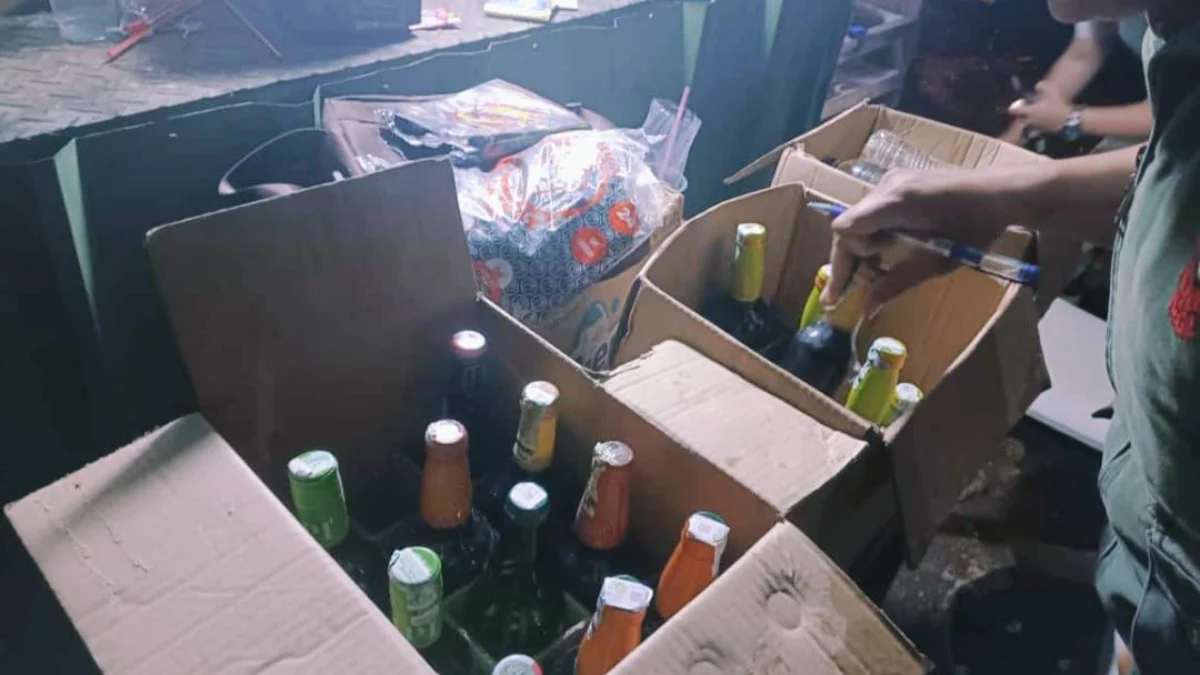 Operasi Pekat Kabupaten Bandung! 7 Pasangan Terjaring Razia dan Puluhan Botol Miras Disita!