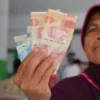 Kabar Gembira! BLT BBM 2025 Cair Rp300 Ribu, Cek Jadwal dan Cara Klaim Agar Tak Ketinggalan